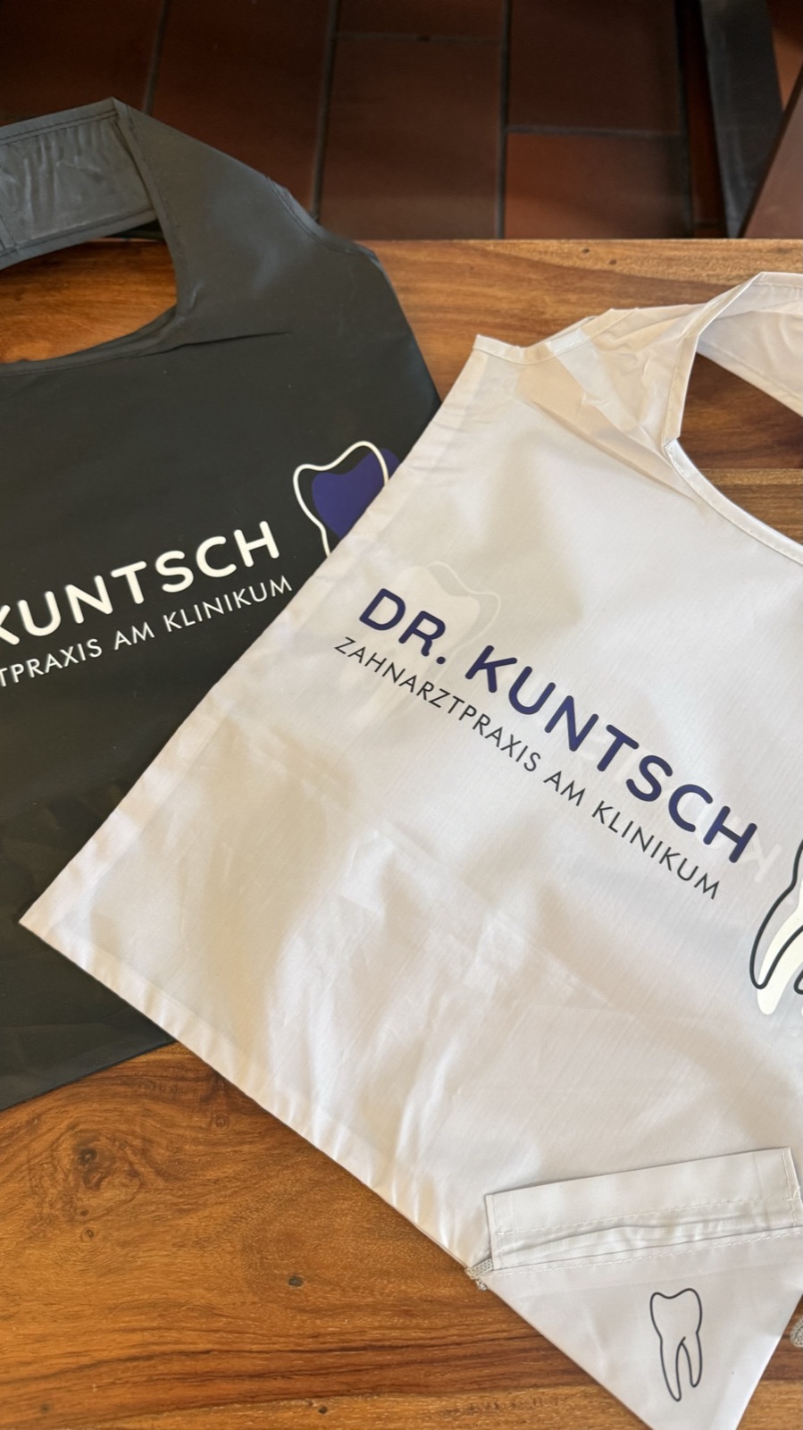 Bedruckte Stofftaschen fuer Dr. Kuntsch