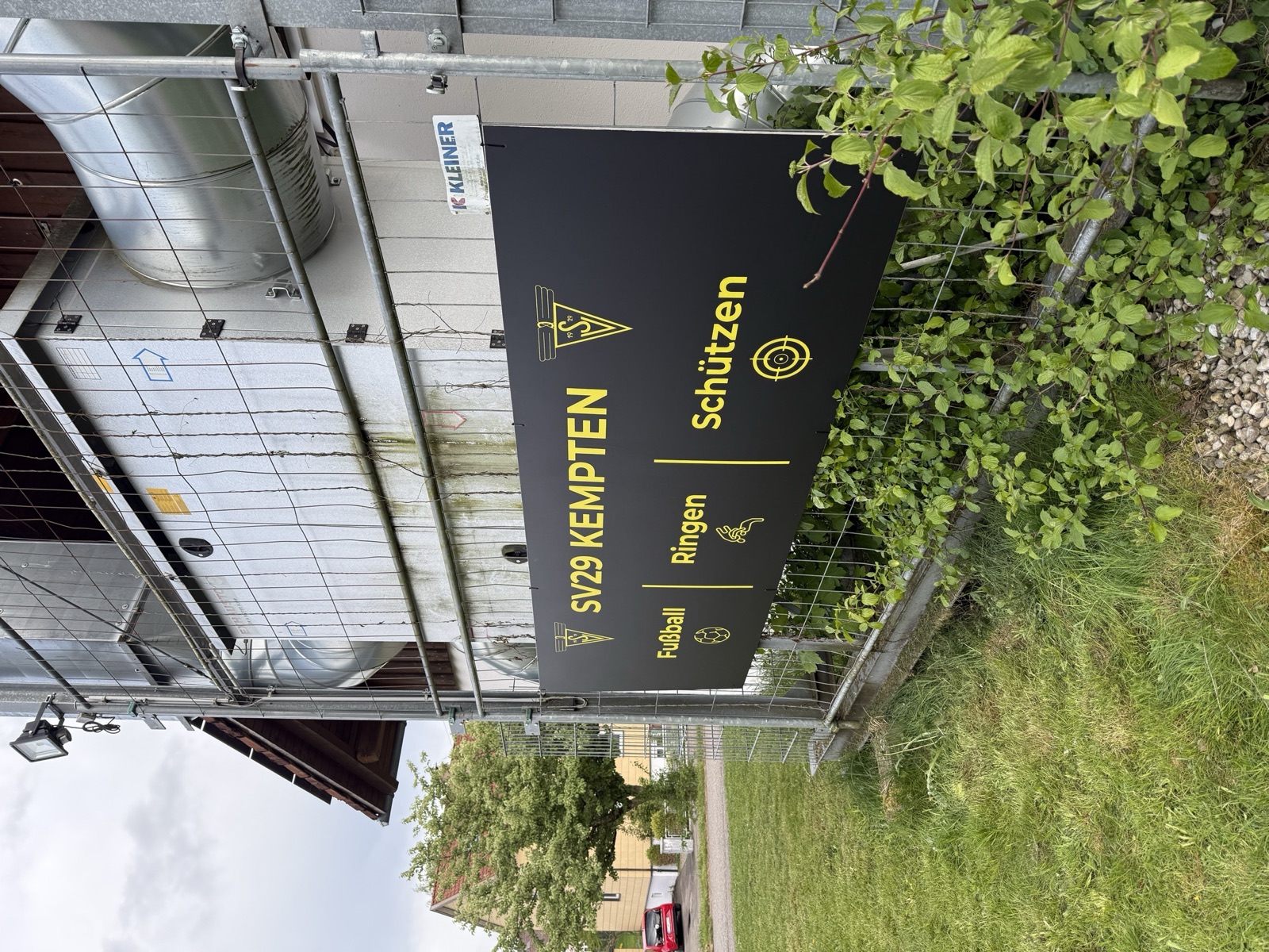Fassadenbeschilderung eines Architekturbueros